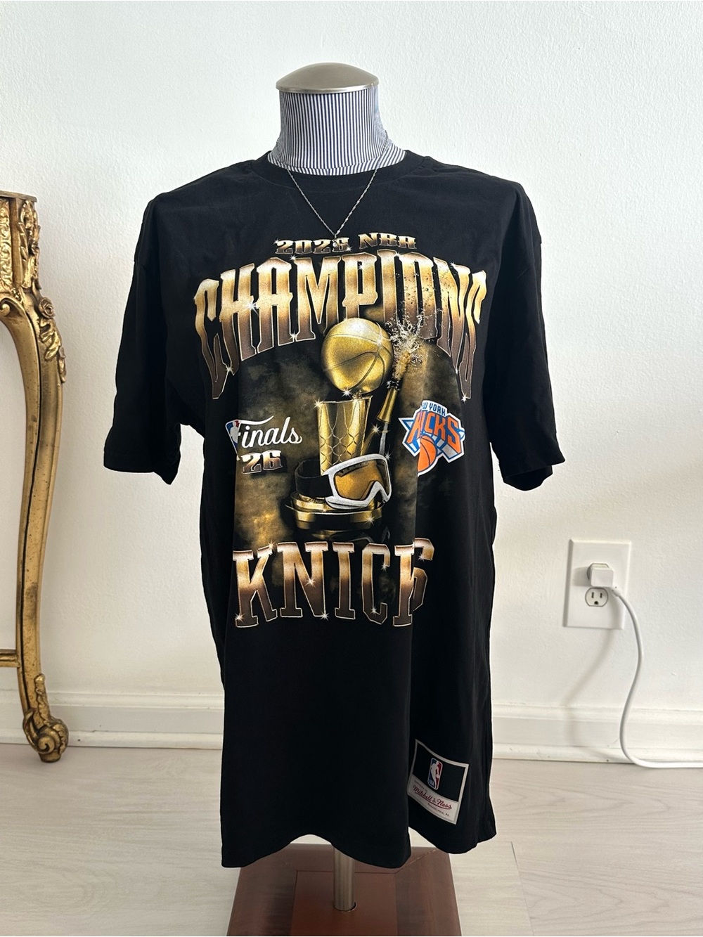 Mitchell & Ness Black and Gold Knicks Champions Graphic Tee